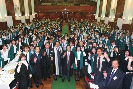 李兆基熱心公益創培華教育基金 歷年捐款數以十億元計 (20:48) – 20250317 – 即時財經新聞