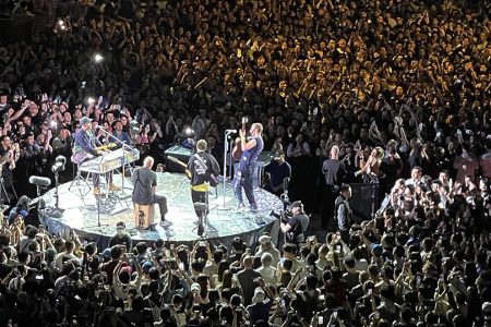 Coldplay尾場演唱會再揭「走後門」進場　3男子涉串謀詐騙被捕 (15:58) – 20250413 – 港聞