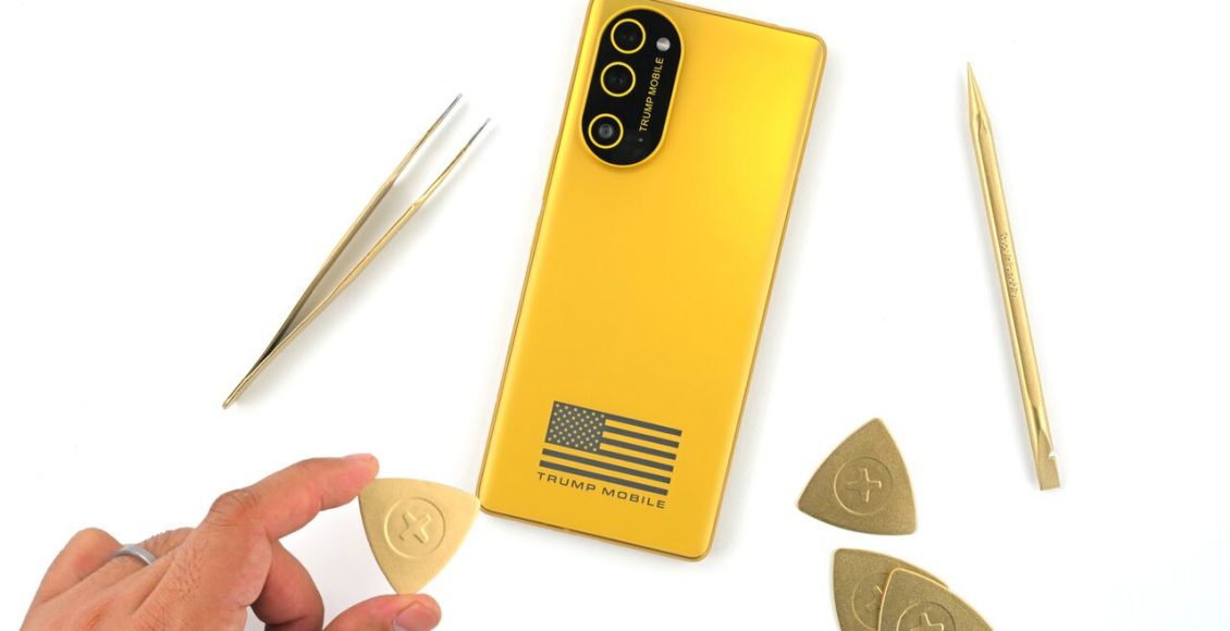 特朗普電話-trump-phone-外國拆機報告-實為-htc-u24-pro-換殼產品-甚至可交換底板運作